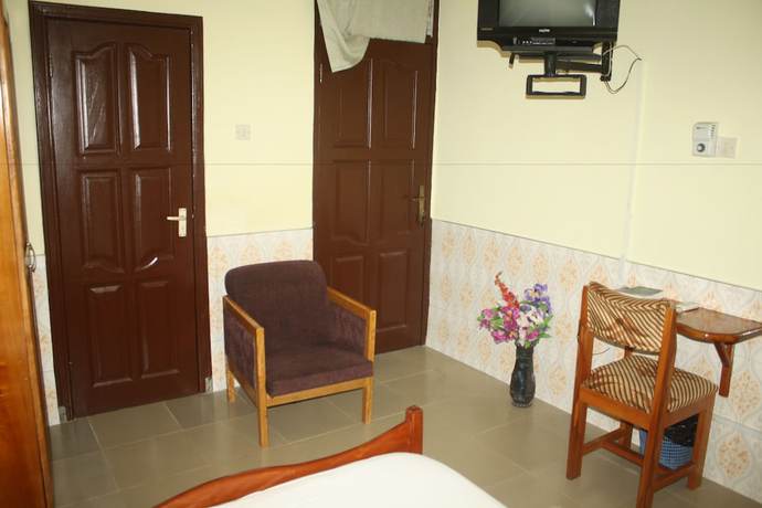 Imagen de la habitación del Hotel Dokua Royal. Foto 7