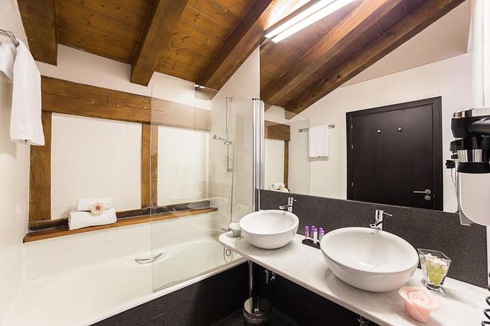 Imagen de la habitación del Hotel Dolarea. Foto 7