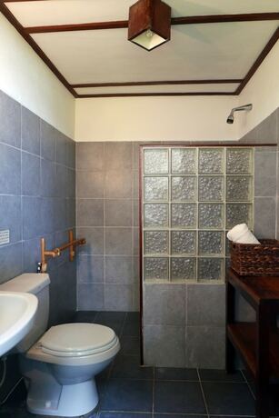 Imagen general del Hotel Dolarog Beach Resort. Foto 6