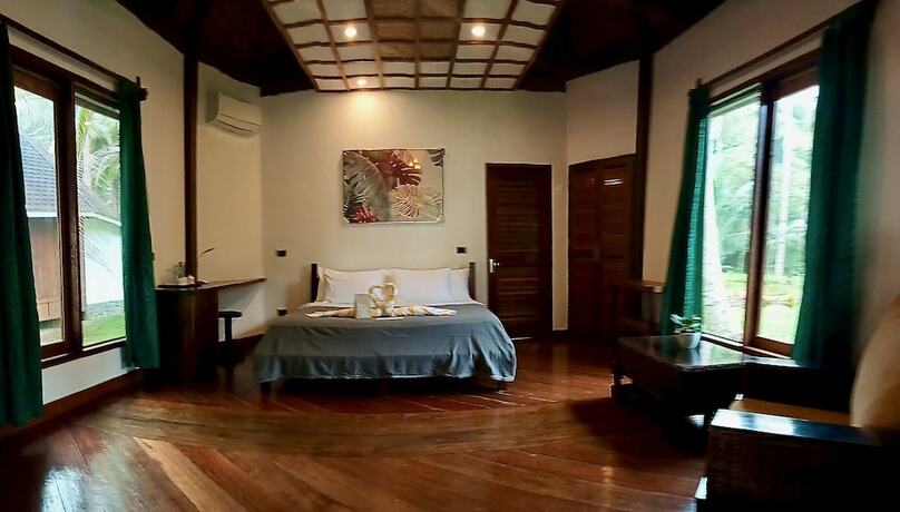 Imagen de la habitación del Hotel Dolarog Beach Resort. Foto 26