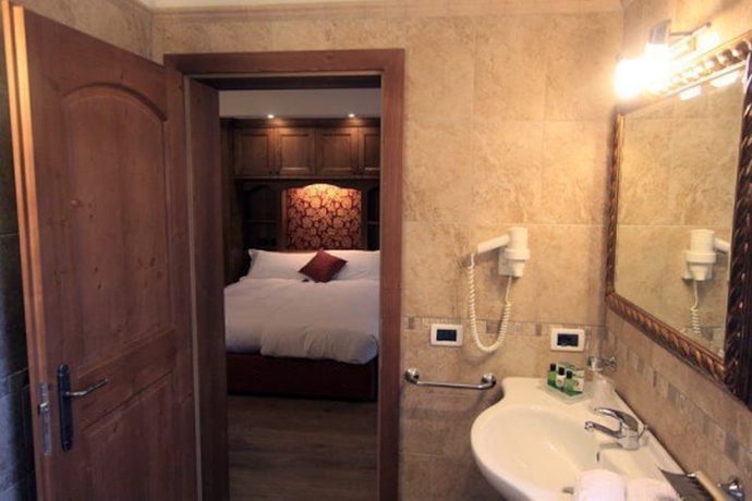 Imagen de la habitación del Hotel Dolasilla Park. Foto 5
