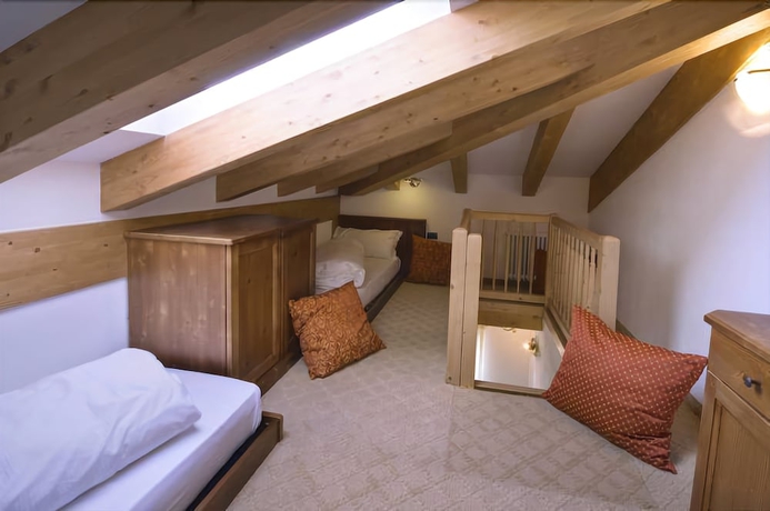 Imagen de la habitación del Hotel Dolasilla Park. Foto 9