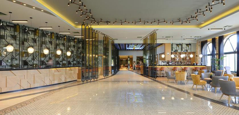 Imagen de los interiores del Hotel Dolce By Wyndham Athens Attica Riviera. Foto 16