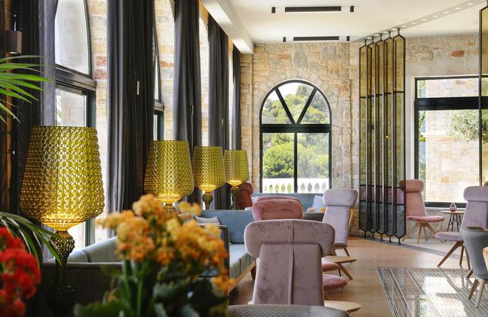 Imagen de los interiores del Hotel Dolce By Wyndham Athens Attica Riviera. Foto 17