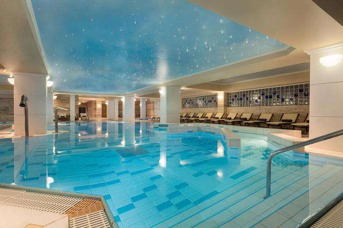 Imagen de los interiores del Hotel Dolce By Wyndham Athens Attica Riviera. Foto 18