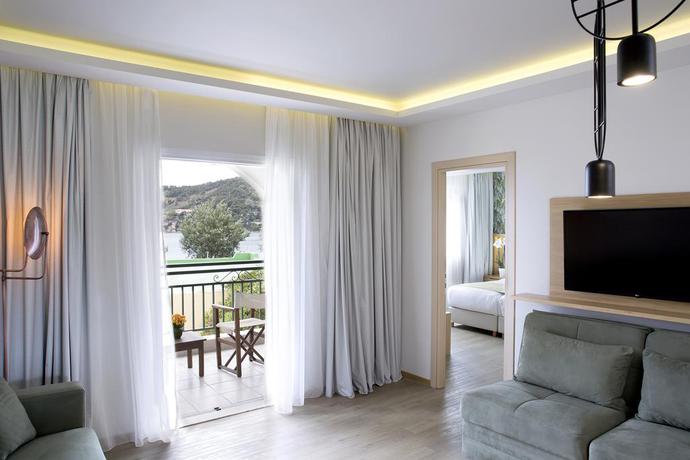 Imagen de la habitación del Hotel Dolce By Wyndham Athens Attica Riviera. Foto 14