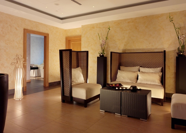 Imagen de los interiores del Hotel Dolce By Wyndham Camporeal Lisboa. Foto 12