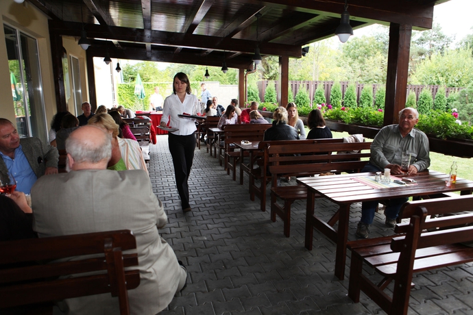 Imagen del bar/restaurante del Hotel Dolce Villa. Foto 6