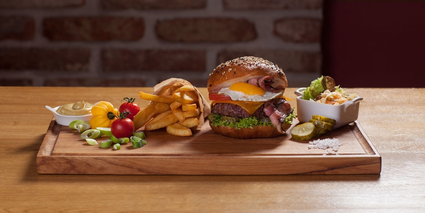 Imagen del bar/restaurante del Hotel Dolce Villa. Foto 8