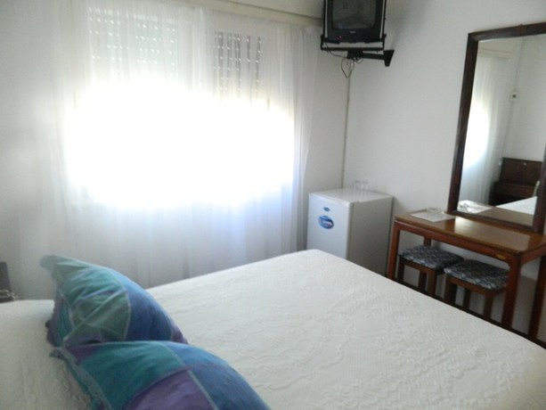 Imagen de la habitación del Hotel Dollar. Foto 15