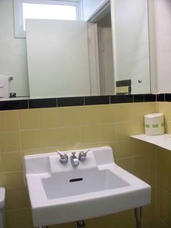 Imagen de la habitación del Hotel Dollar Inn. Foto 7