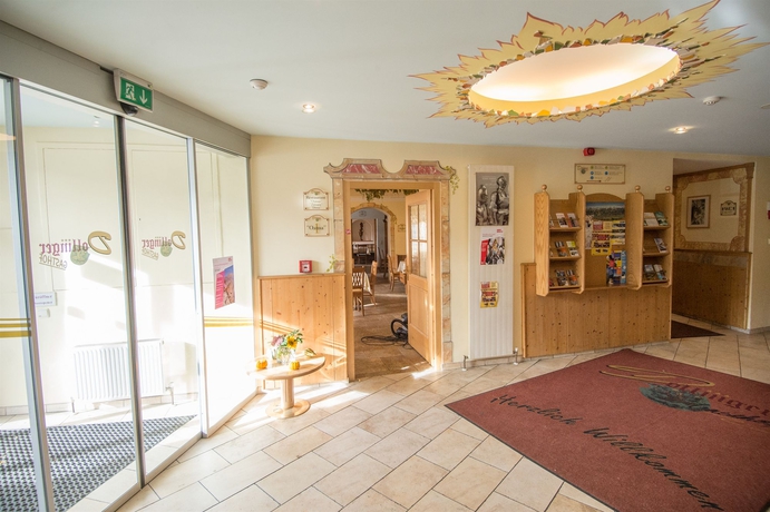 Imagen de los interiores del Hotel Dollinger. Foto 12