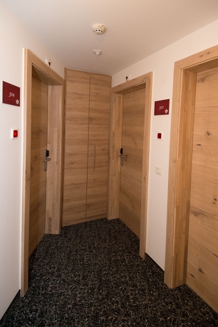 Imagen de los interiores del Hotel Dollinger. Foto 13