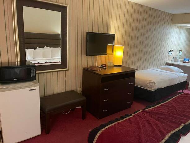 Imagen general del Hotel Dollinger\'s Motor Inn. Foto 11