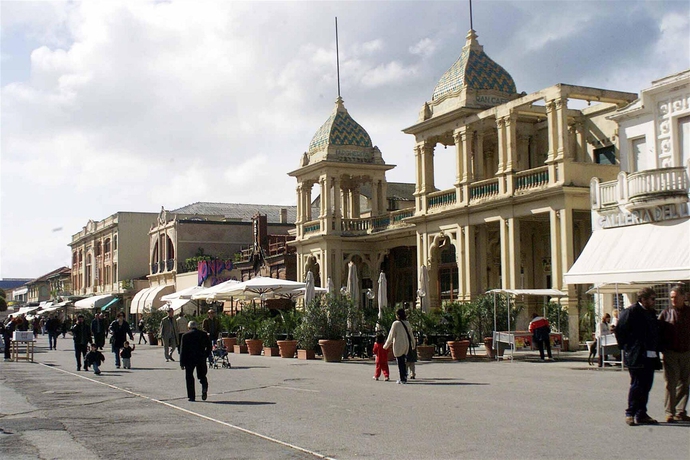 Imagen de los exteriores del Hotel Dolly. Foto 12