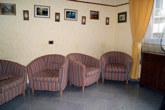 Imagen de los interiores del Hotel Dolly. Foto 13