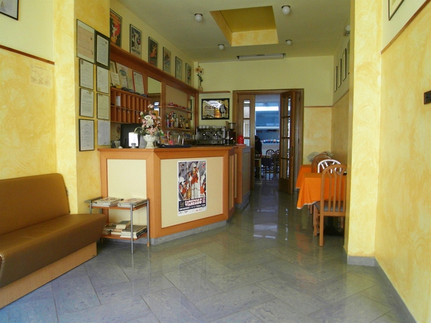 Imagen de los interiores del Hotel Dolly. Foto 14