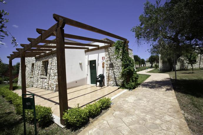 Imagen de los exteriores del Hotel Dolmen Sport Resort. Foto 8