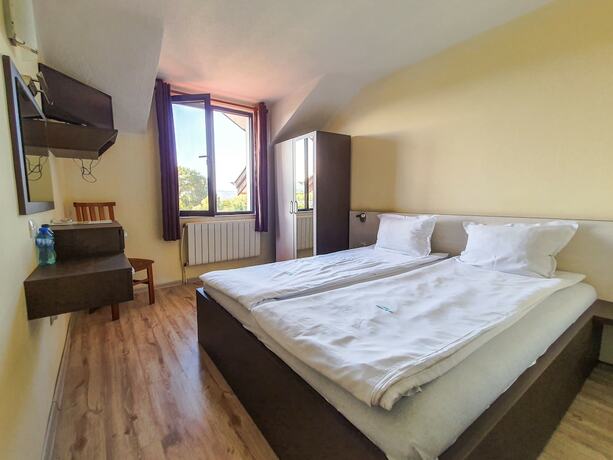 Imagen de la habitación del Hotel Dolna Bania. Foto 16