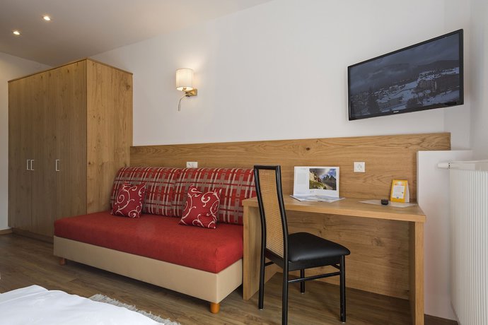 Imagen de la habitación del Hotel Dolomiten, Dobbiaco. Foto 19