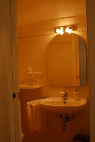 Imagen de la habitación del Hotel Dolomiten. Foto 6