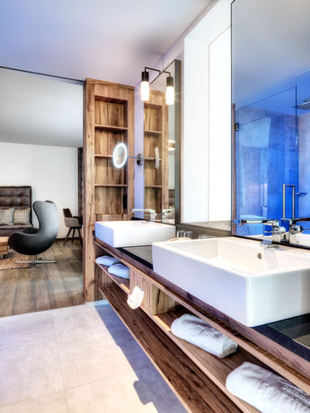 Imagen del bar/restaurante del Hotel Dolomiten Residenz - Sporthotel Sillian. Foto 6