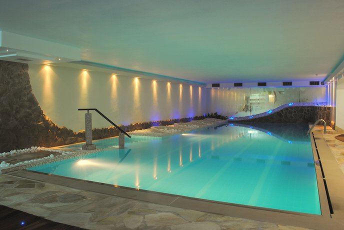 Imagen de la piscina del Hotel Dolomiti, Brentonico. Foto 15