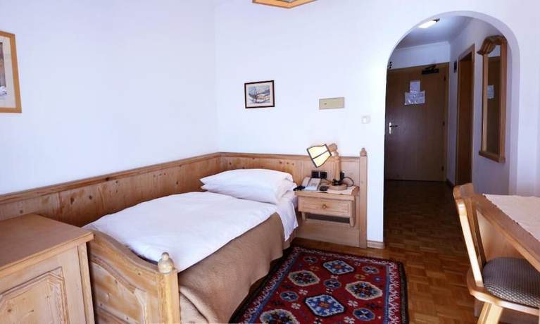 Imagen de la habitación del Hotel Dolomiti Madonna. Foto 8