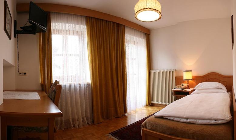 Imagen de la habitación del Hotel Dolomiti Madonna. Foto 13