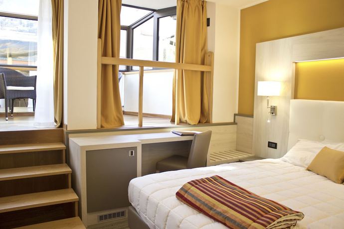 Imagen de la habitación del Hotel Dolomiti, Malcesine. Foto 4