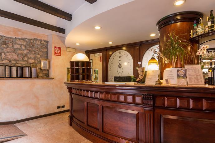 Imagen de los interiores del Hotel Dolomiti, Malcesine. Foto 20