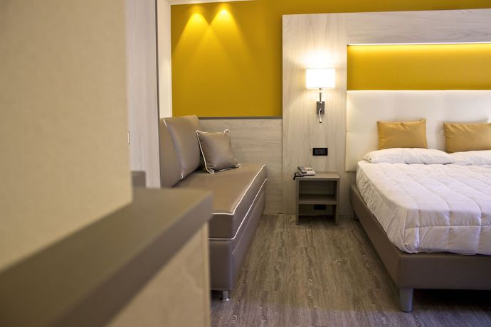 Imagen de la habitación del Hotel Dolomiti, Malcesine. Foto 18