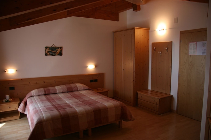 Imagen de la habitación del Hotel Dolomiti Olimpia. Foto 11