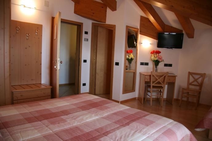 Imagen de la habitación del Hotel Dolomiti Olimpia. Foto 12