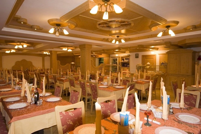 Imagen del bar/restaurante del Hotel Dolomiti Olimpia. Foto 7
