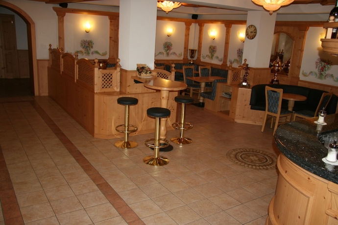 Imagen del bar/restaurante del Hotel Dolomiti Olimpia. Foto 8