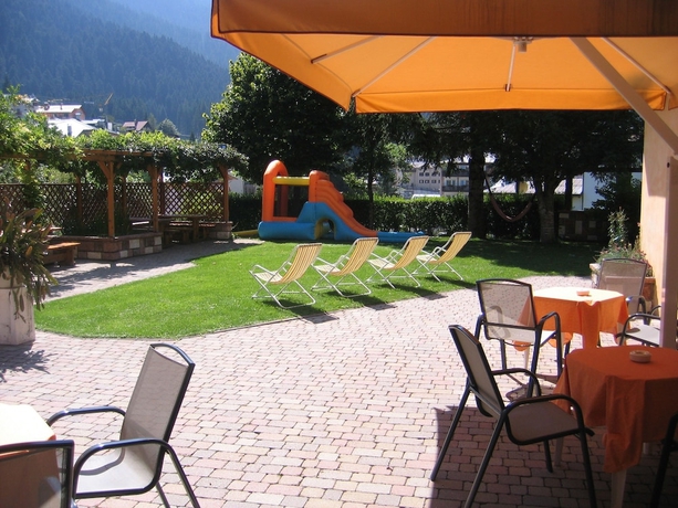 Imagen de los exteriores del Hotel Dolomiti Olimpia. Foto 15