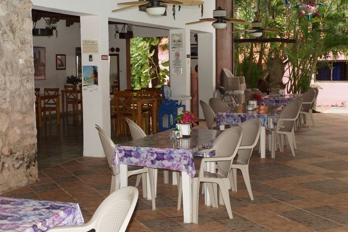 Imagen del bar/restaurante del Hotel Dolores Alba Chich&eacute;n. Foto 5