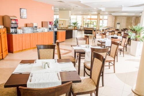 Imagen general del Hotel Dolphin All Inclusive. Foto 1