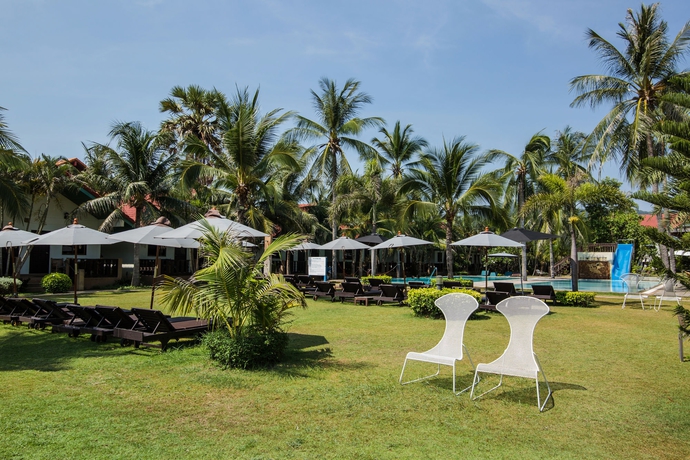 Imagen de los exteriores del Hotel Dolphin Bay Beach Resort. Foto 13