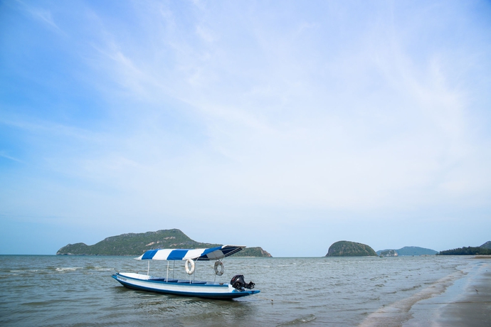 Imagen de los exteriores del Hotel Dolphin Bay Beach Resort, Sam Roi Yot. Foto 12