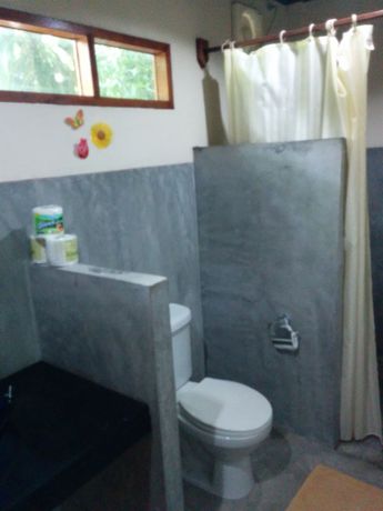 Imagen del bar/restaurante del Hotel Dolphin Bungalows. Foto 4