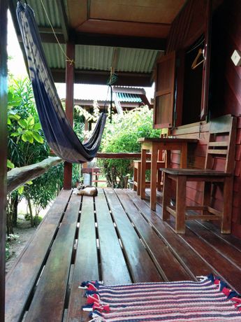 Imagen del bar/restaurante del Hotel Dolphin Bungalows. Foto 6