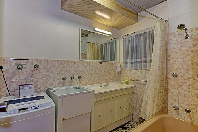 Imagen de la habitación del Hotel Dolphin Court 5. Foto 16