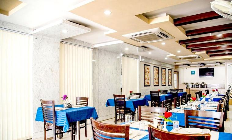 Imagen del bar/restaurante del Hotel Dolphin International. Foto 6