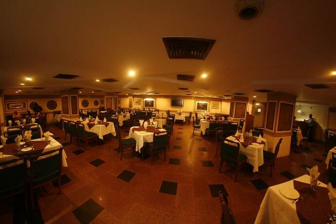 Imagen del bar/restaurante del Hotel Dolphin, Jalandhar. Foto 4