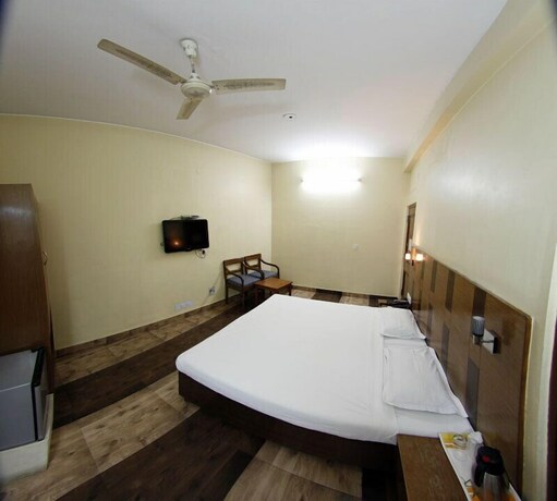 Imagen de la habitación del Hotel Dolphin, Jalandhar. Foto 12