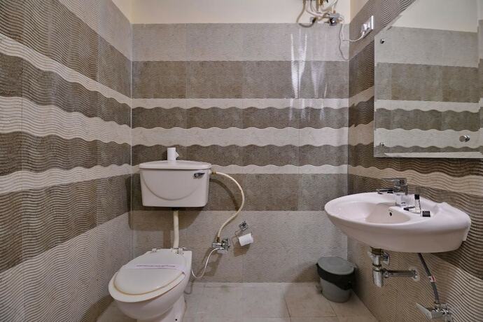 Imagen de la habitación del Hotel Dolphin, Jalandhar. Foto 13