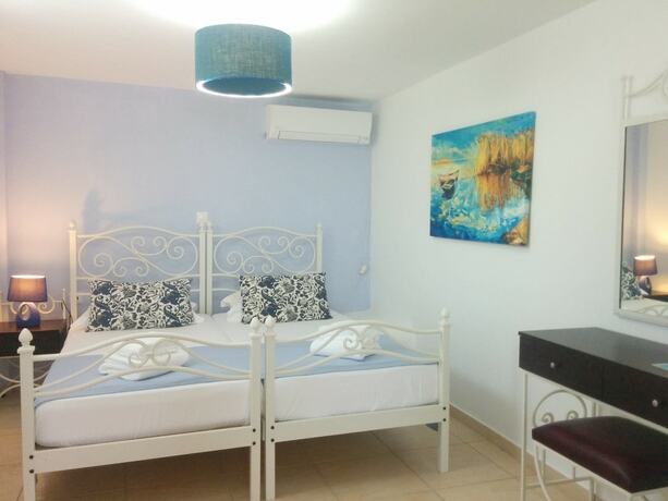 Imagen general del Hotel Dolphin Kastraki Studios. Foto 1
