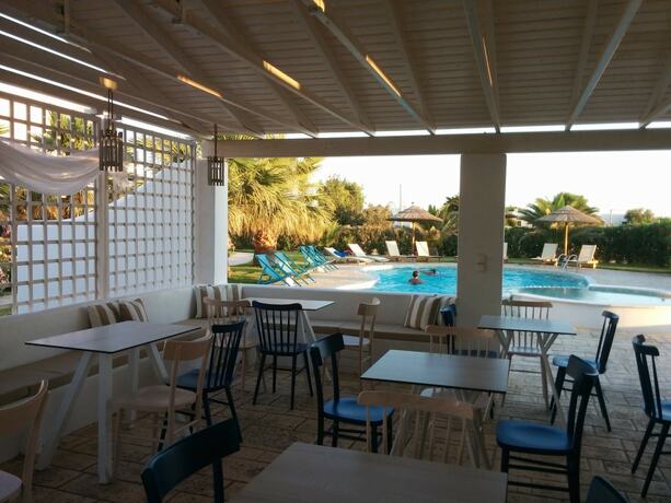 Imagen general del Hotel Dolphin Kastraki Studios. Foto 10